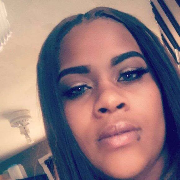 Meet your Posher, Alexis - Picture 1 of 1